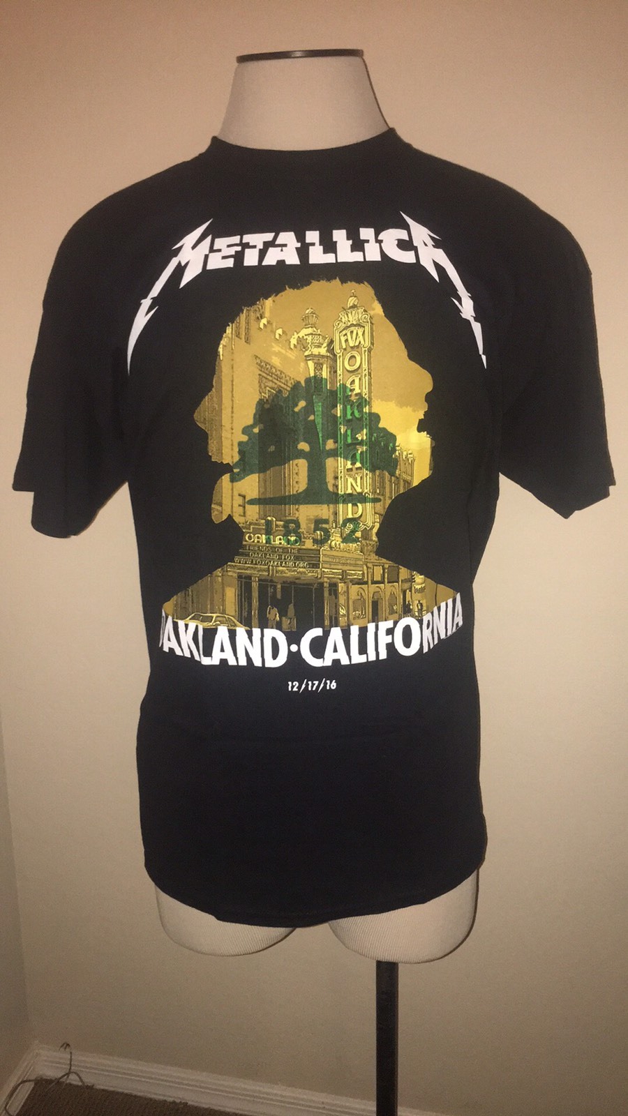 METALLICA BAND OAKLAND CA SHOW CONCERT 12/17/16 HEAVY METAL COLLECTIBLE MEMORABILIA