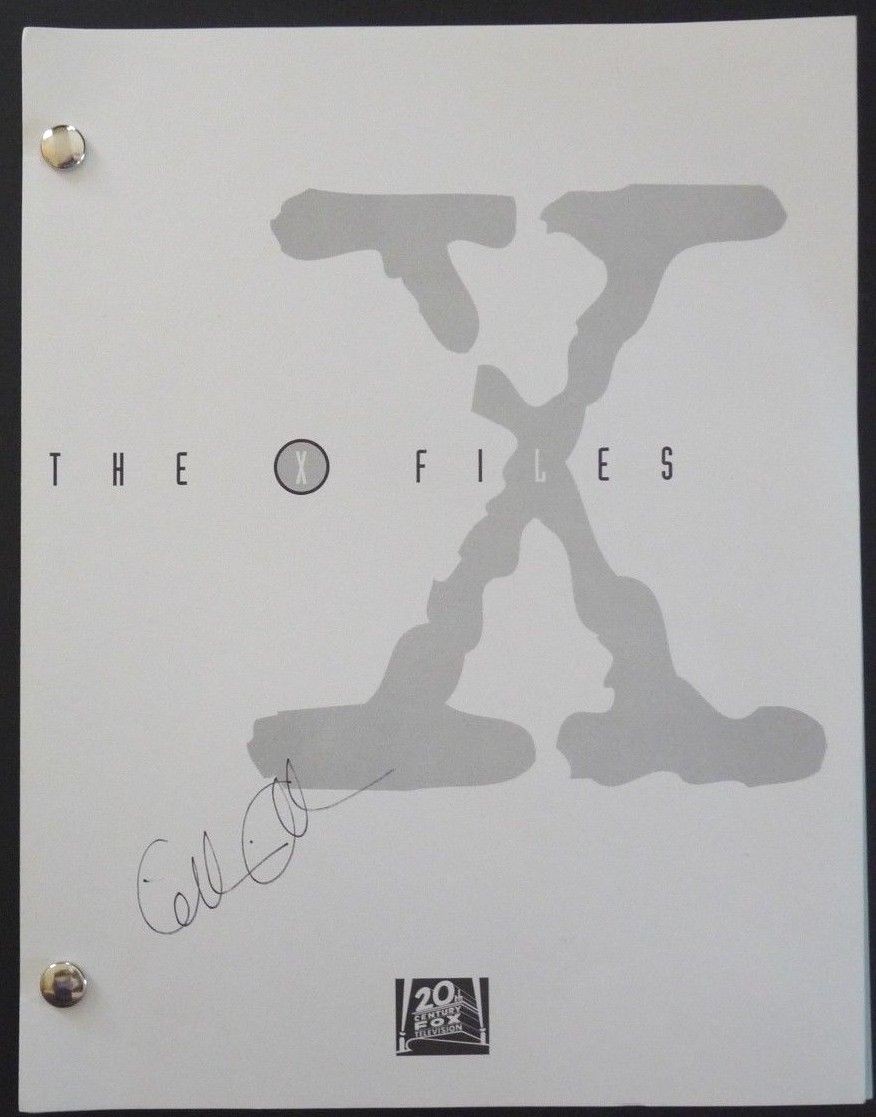 Gillian Anderson Signed Season 9 ‘Underneath’ X-Files Script ORIGINAL