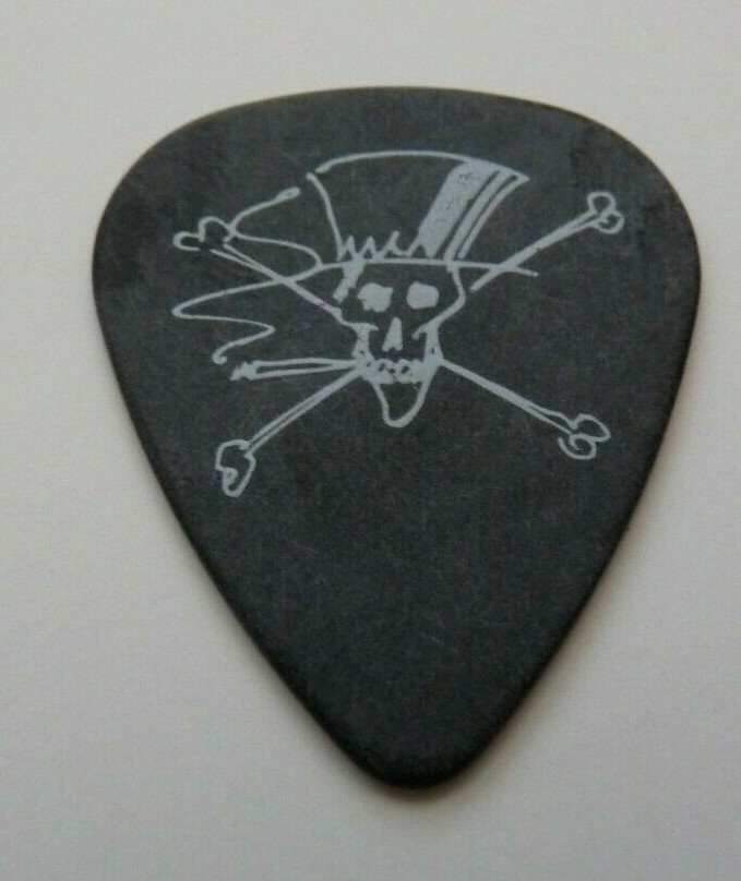 SLASH GUNS & ROSES VELVET REVOLVER NO SIGNATURE ERROR TOUR ISSUED GUITAR PICK