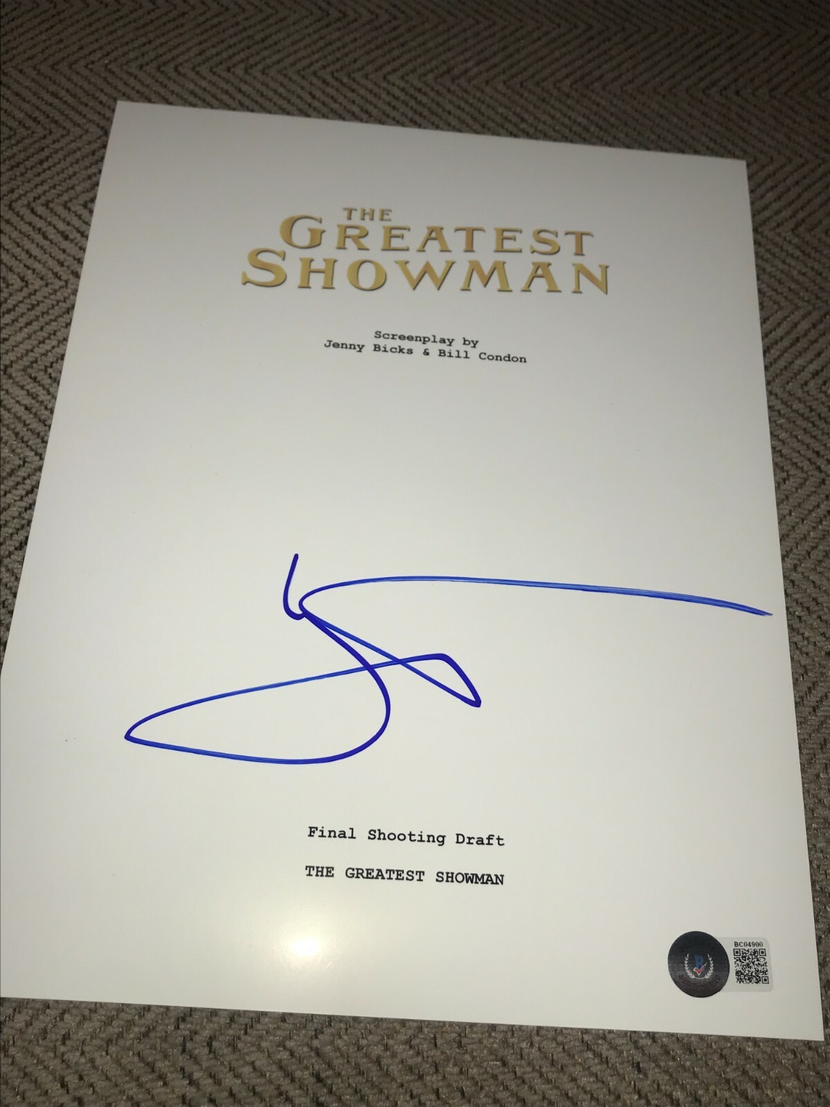 HUGH JACKMAN SIGNED AUTOGRAPH MOVIE SCRIPT THE GREATEST SHOWMAN BECKETT BAS F