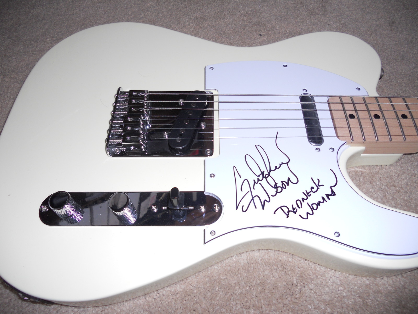 Gretchen Wilson W Lyrics IP Signed Autograph Guitar PSA Guaranteed