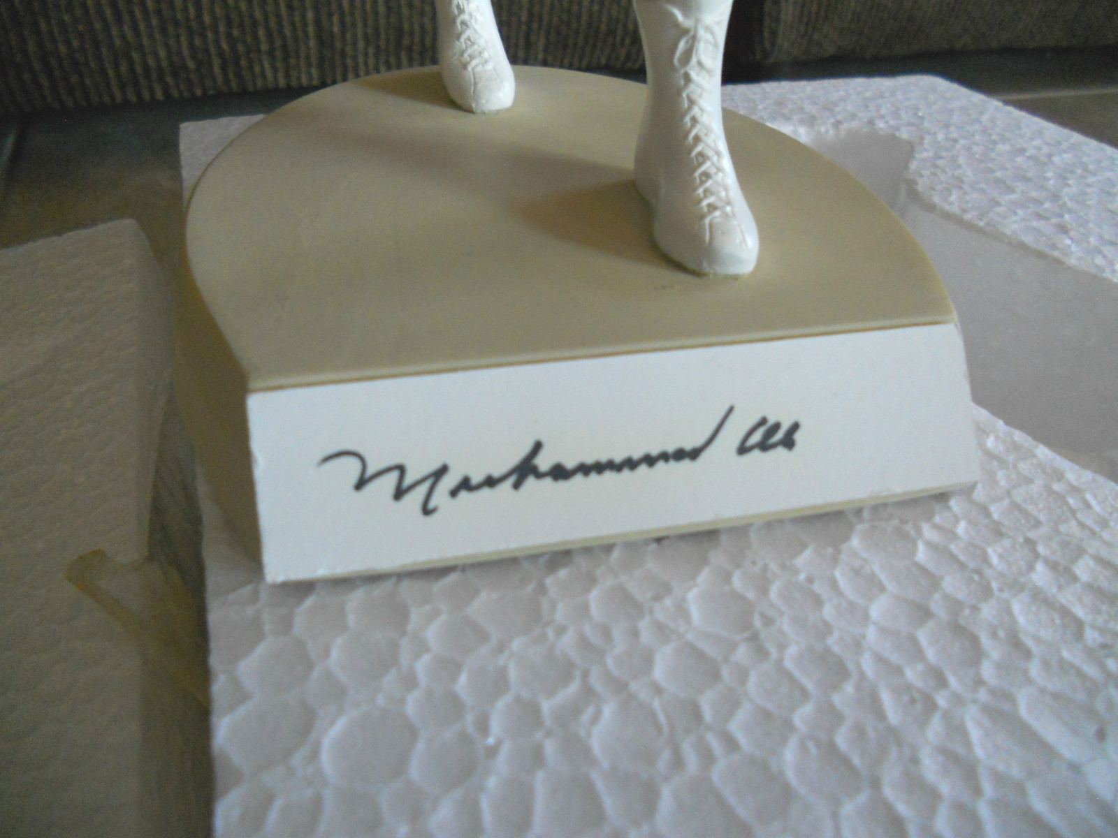 MUHAMMAD ALI AUTOGRAPHED SALVINO SPORT LEGENDS FIGURINE LE 400 