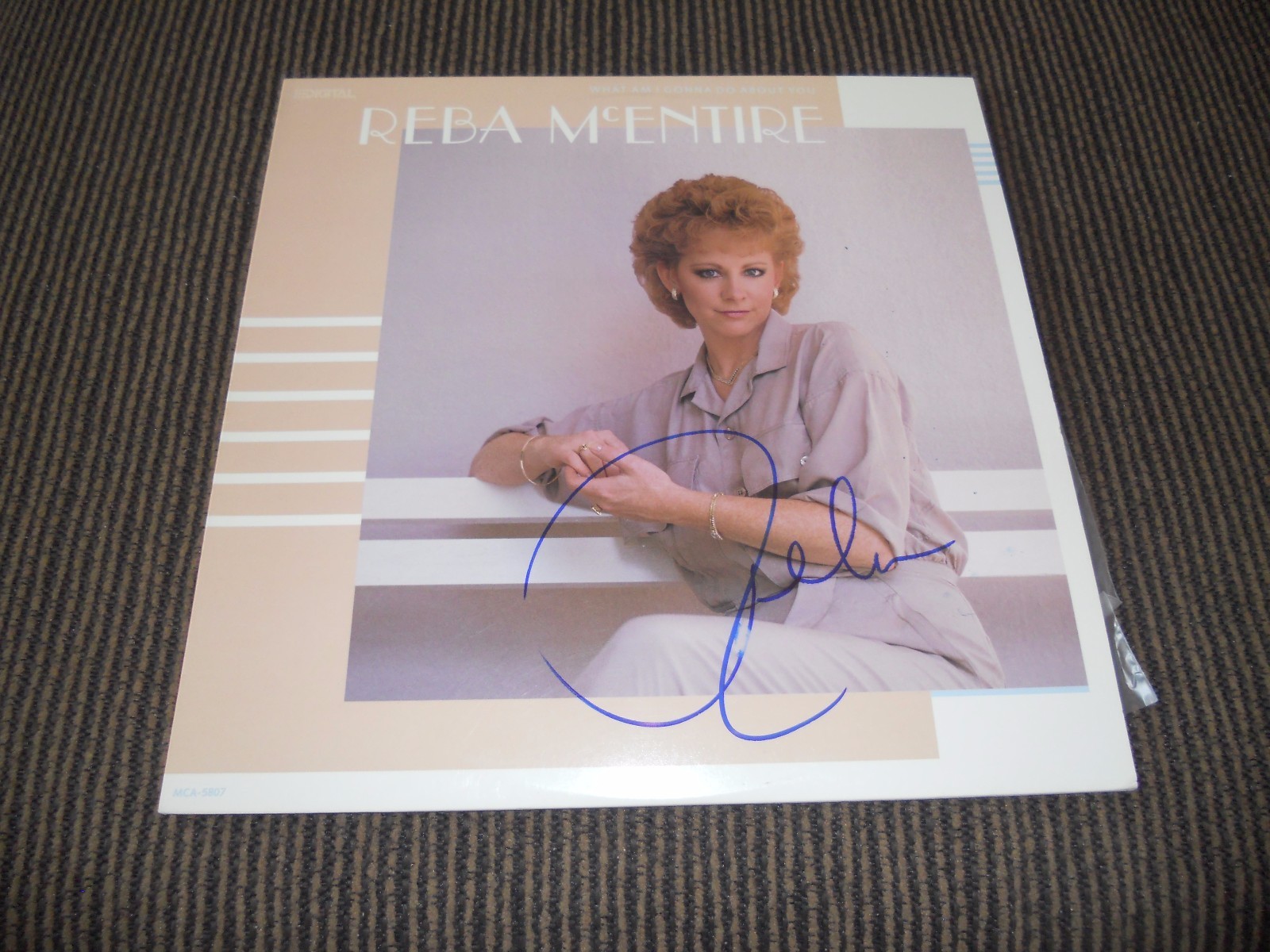 Reba McEntire Signed Autographed What Am I Going To Do LP Album PSA Guarantee