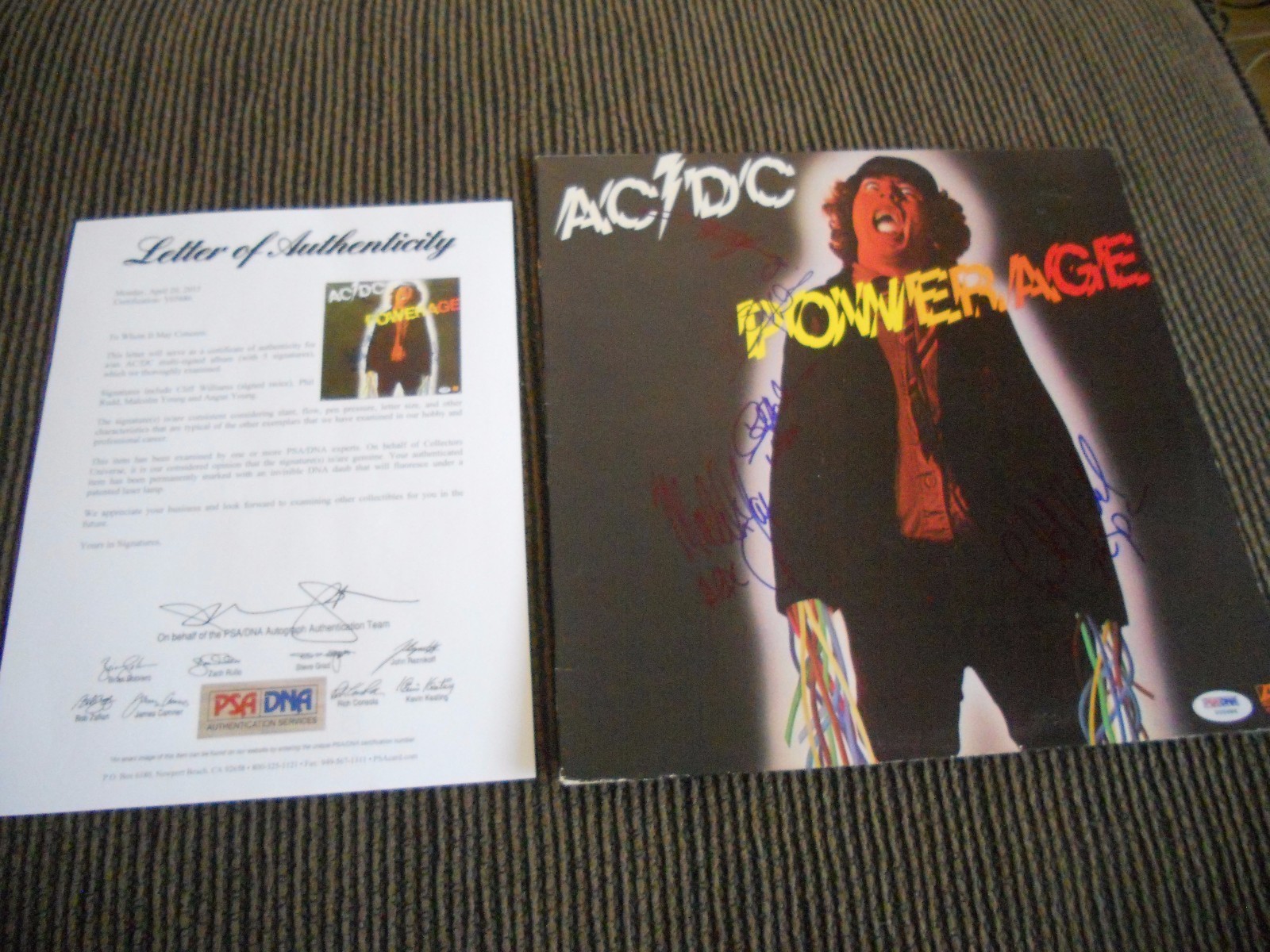 AC/DC Powerage Angus Malcolm Young Phil Cliff Signed Autograph LP PSA Certified