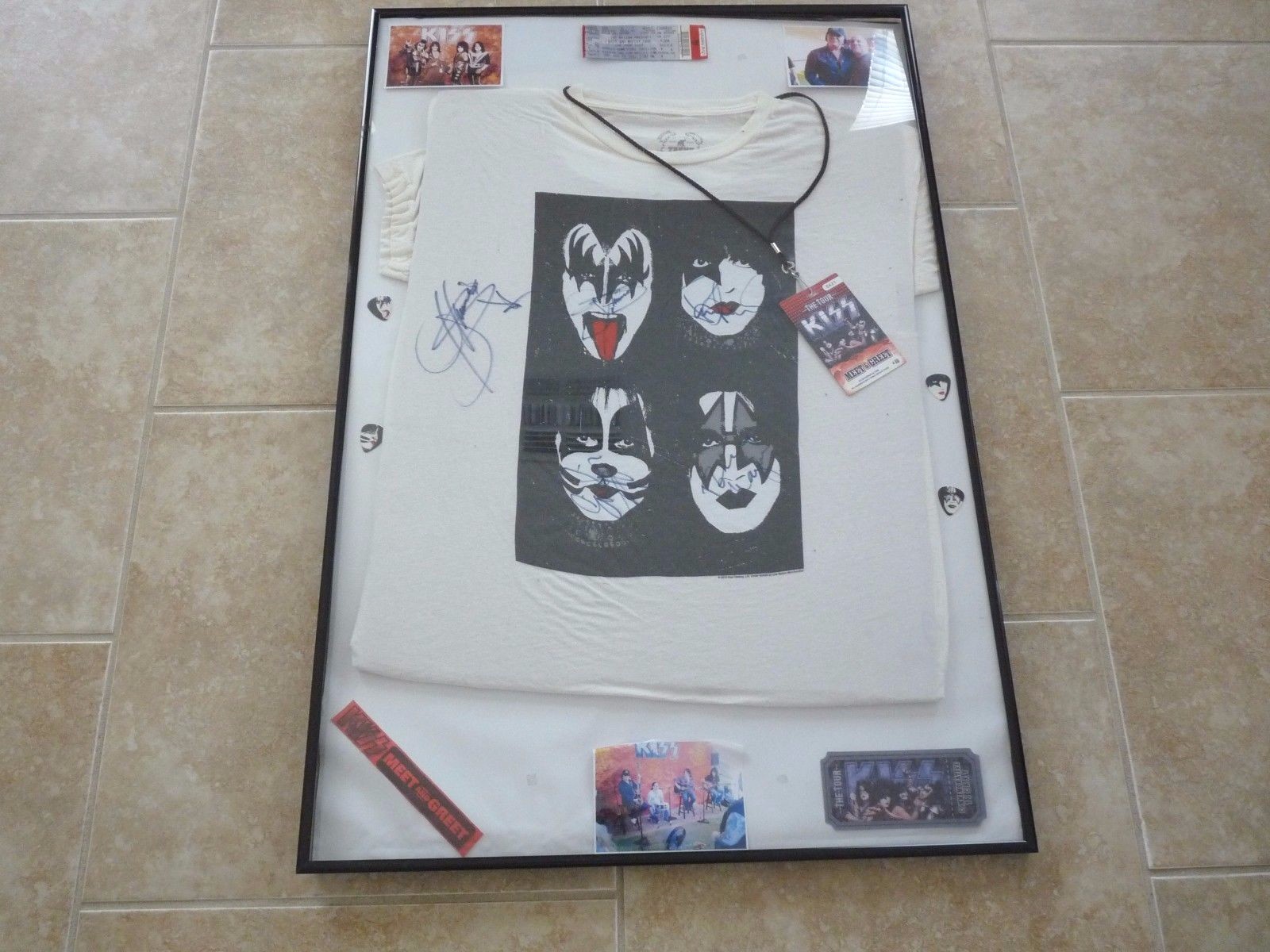 KISS SIGNED 2012 TOUR BOUGHT XXL TOUR SHIRT W TICKET STUB LAMINATE 4 PICKS ++ COLLECTIBLE MEMORABILIA