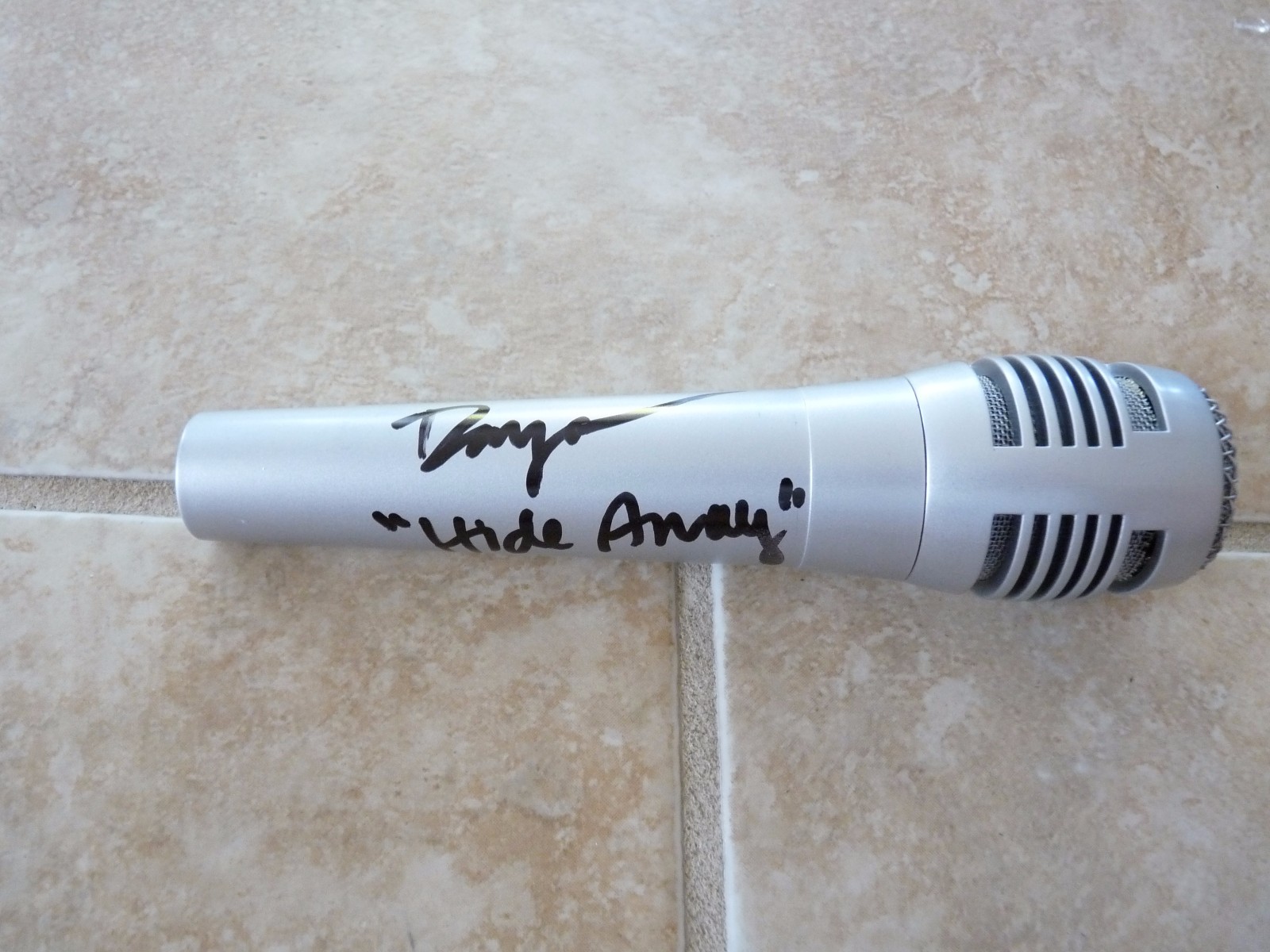Daya Sexy Signed Autographed Microphone W/ Hide Away Song Title PSA Guaranteed