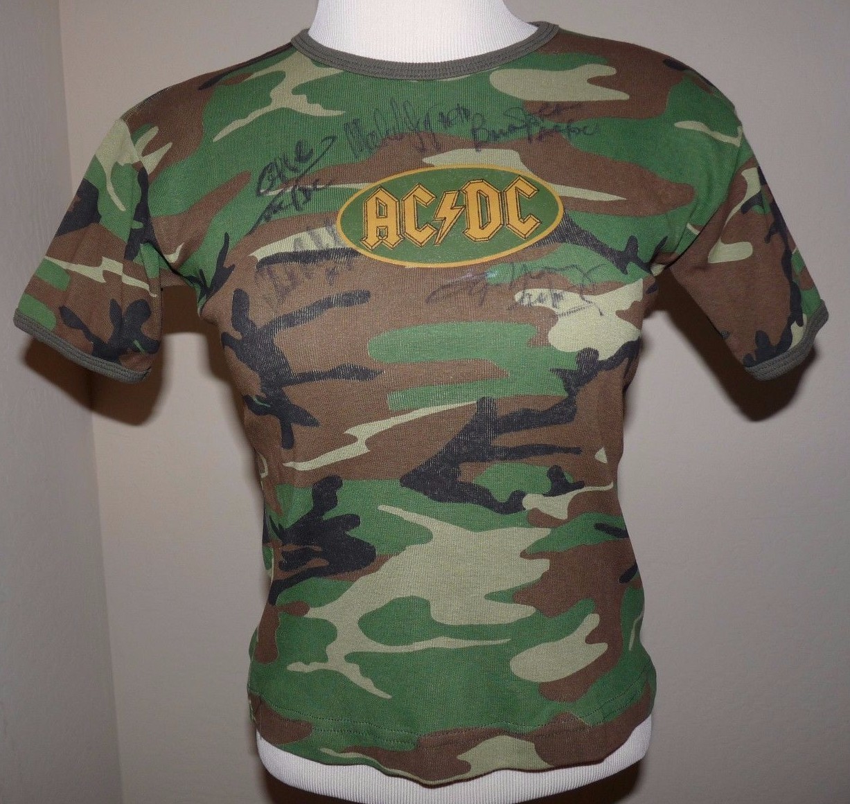 AC/DC Band All 5 Signed Concert Shirt PSA Certified Malcolm Angus Phil Brian +1