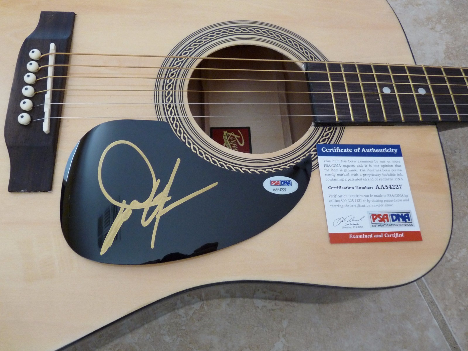 DWIGHT YOAKAM IP SIGNED AUTOGRAPHED ACOUSTIC GUITAR COUNTRY MUSIC PSA CERTIFIED COLLECTIBLE MEMORABILIA
