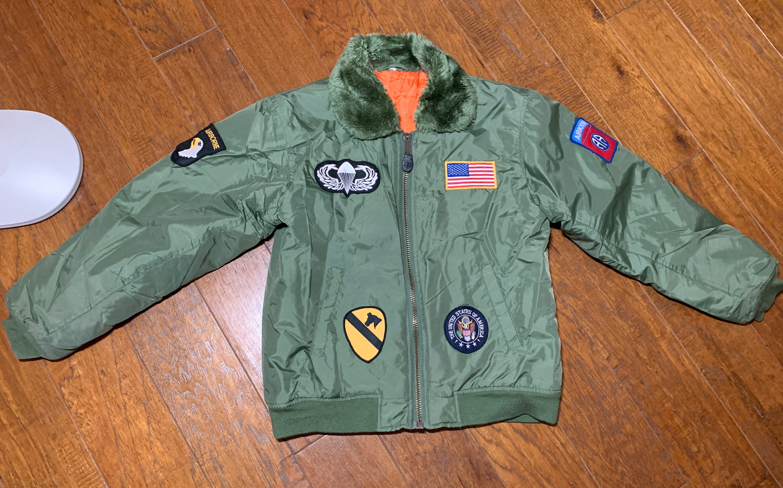 YOUTH INTERMEDIATE B-15 FLYERS JACKET COAT SIZE XL W/ AIRBORNE PATCHES COLLECTIBLE MEMORABILIA