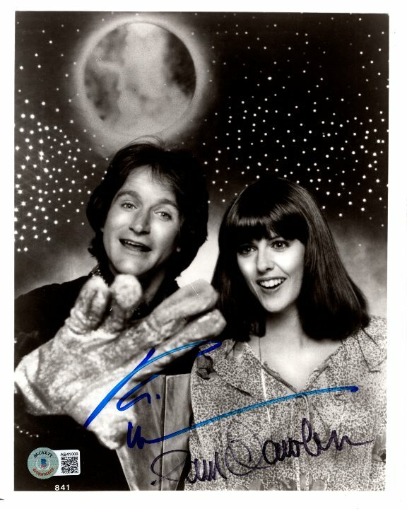 ROBIN WILLIAMS and PAM DAWBER signed 8x10 MORK & MINDY photo Beckett BAS
