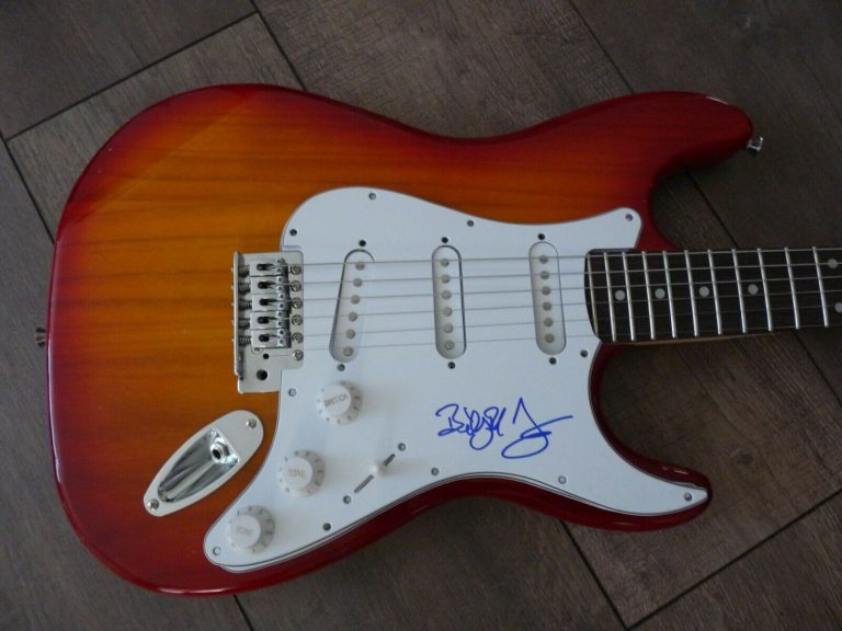 BILLY BOB THORNTON SIGNED AUTOGRAPHED ELECTRIC GUITAR BECKETT BAS CERTIFIED COLLECTIBLE MEMORABILIA