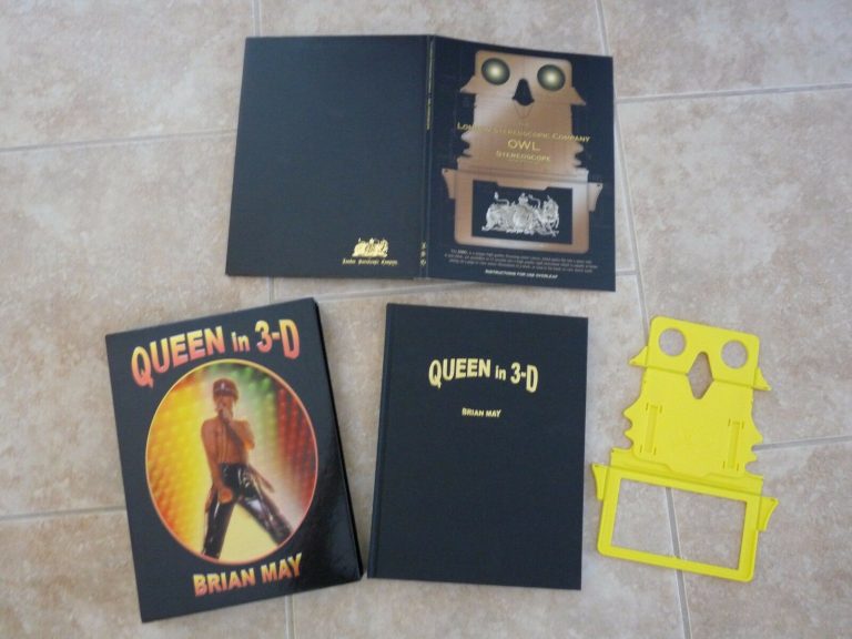 BRIAN MAY QUEEN SIGNED AUTOGRAPHED IN 3D BOOK SET BECKETT CERTIFIED COLLECTIBLE MEMORABILIA
