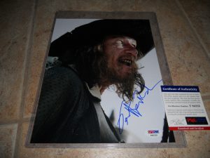 GEOFFREY RUSH SIGNED AUTOGRAPHED 8×10 PIRATES CARIBBEAN PHOTO PSA CERTIFIED #2 COLLECTIBLE MEMORABILIA