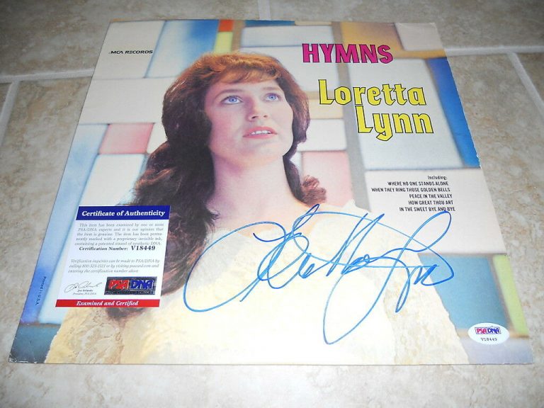 LORETTA LYNN SIGNED AUTOGRAPHED HYMMS MCA LP ALBUM RECORD PSA CERTIFIED COLLECTIBLE MEMORABILIA