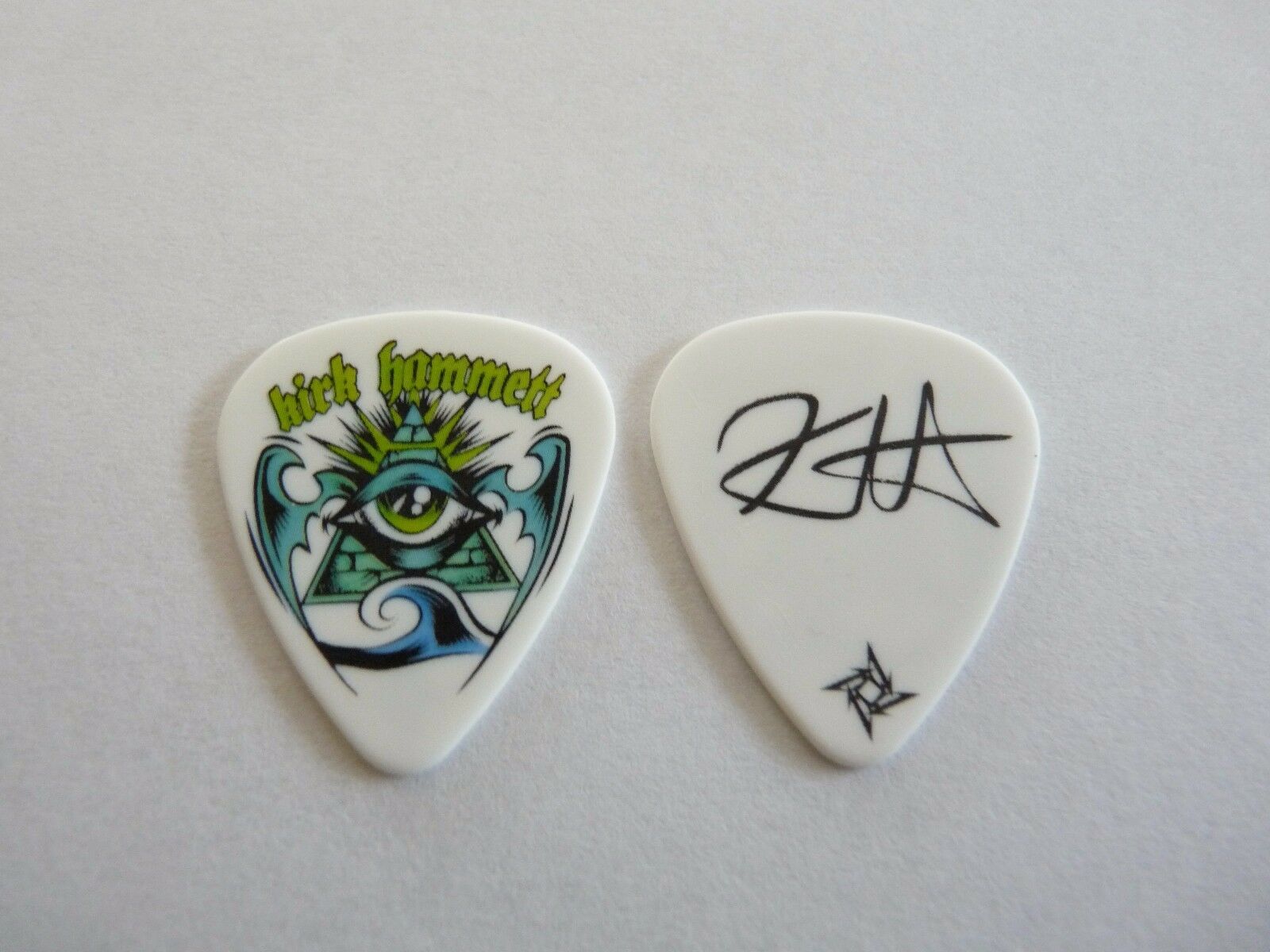 Metallica Kirk Hammett Zombie Eye Pyramid Free Masons Concert Guitar Pick Autographia 5235