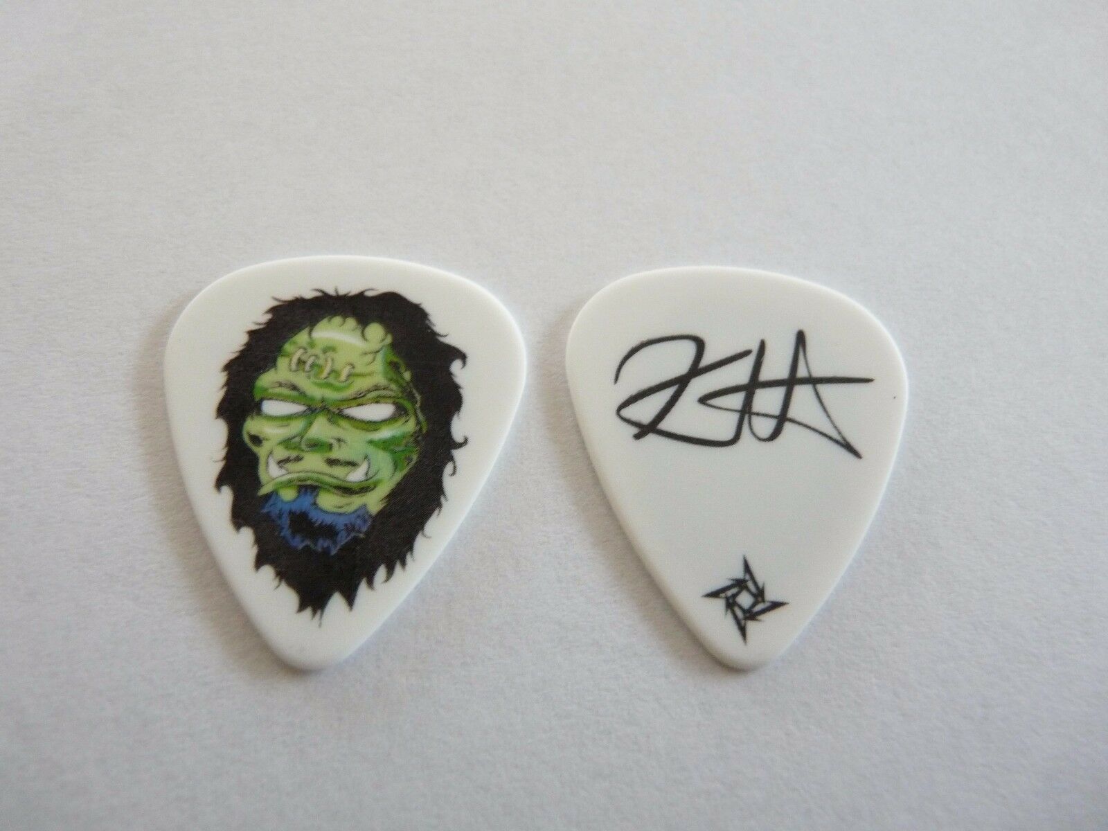 Metallica Kirk Hammett Zombie Face 1 Concert Guitar Pick Autographia 2705