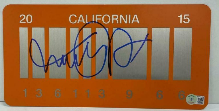 MICHAEL J FOX SIGNED BACK TO THE FUTURE PART 2 LICENSE PLATE AUTOGRAPH BECKETT H COLLECTIBLE MEMORABILIA