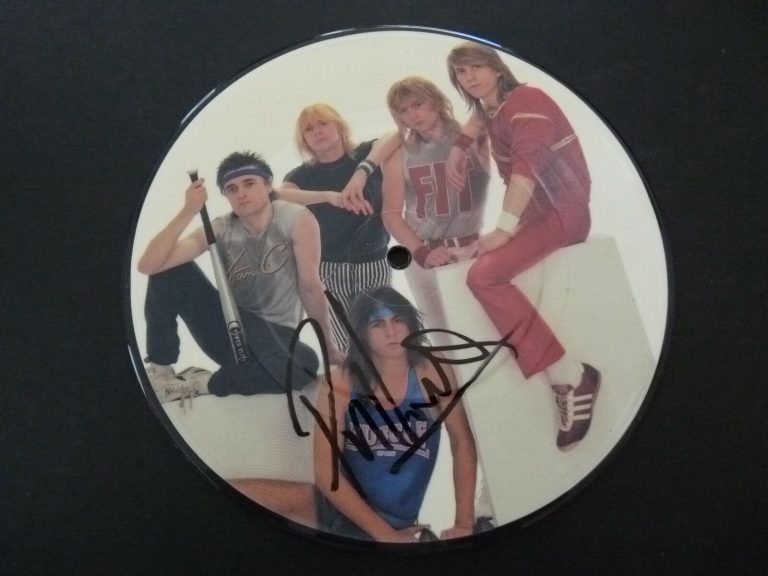 PHIL LEWIS L.A. GUNS GIRL SIGNED AUTOGRAPHED 7″ 45 RECORD PSA BAS GUARANTEED COLLECTIBLE MEMORABILIA