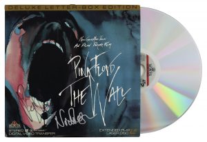 PINK FLOYD ROGER WATERS & NICK MASON SIGNED THE WALL LASERDISC COVER W/DISK BAS COLLECTIBLE MEMORABILIA