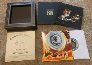 RONNIE RON WOOD ROLLING STONES LUCKY MAN 7″ SIGNED AUTOGRAPHED #’D 589/750 SET COLLECTIBLE MEMORABILIA