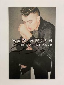 SAM SMITH SIGNED AUTOGRAPH IN THE LONELY HOUR 8.5″X5.5″ PHOTO BOOK BOOKLET RARE! COLLECTIBLE MEMORABILIA