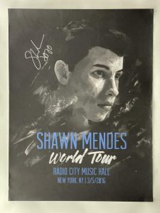 SHAWN MENDES SIGNED AUTOGRAPH 18X24 CONCERT TOUR POSTER – RADIO CITY NYC 3/5/16 COLLECTIBLE MEMORABILIA