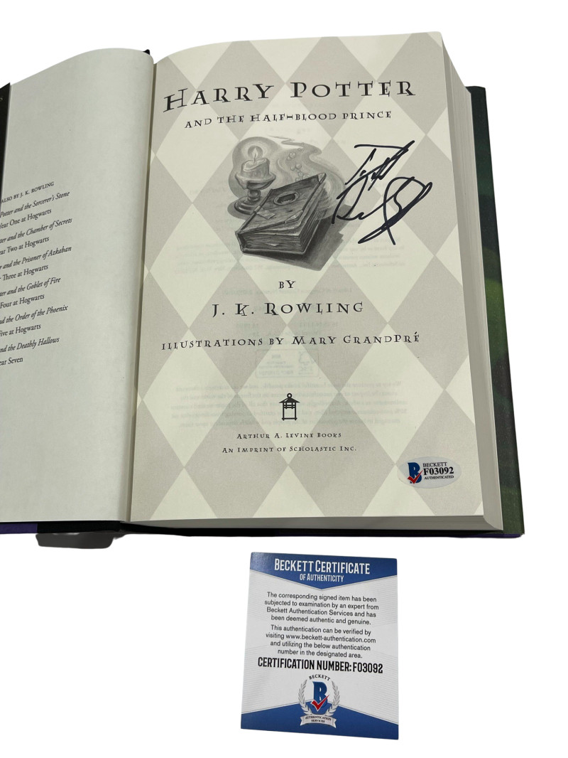 DANIEL RADCLIFFE SIGNED HARRY POTTER AND THE HALF-BLOOD PRINCE BOOK BECKETT N