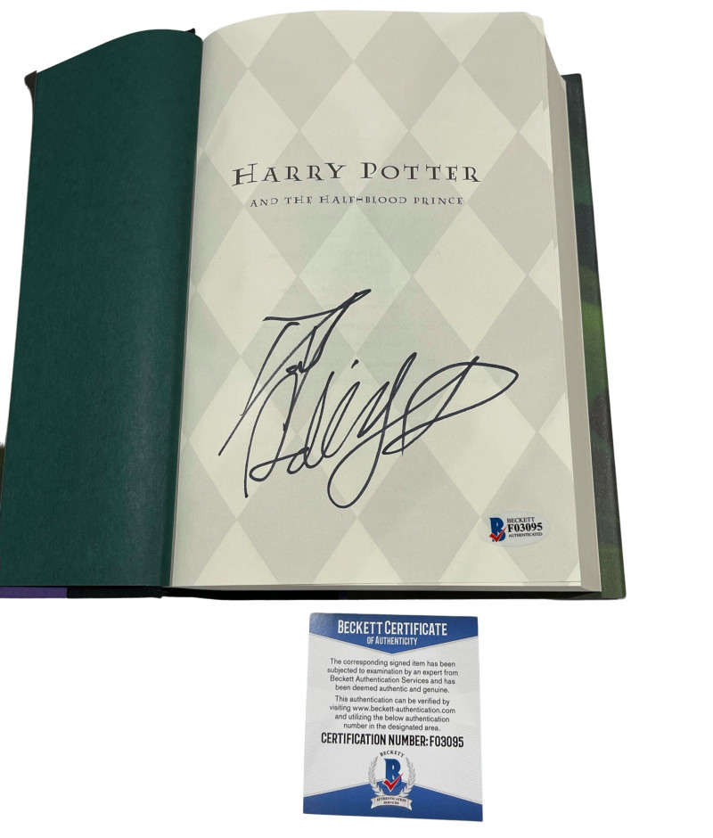 DANIEL RADCLIFFE SIGNED HARRY POTTER AND THE HALF-BLOOD PRINCE BOOK BECKETT L