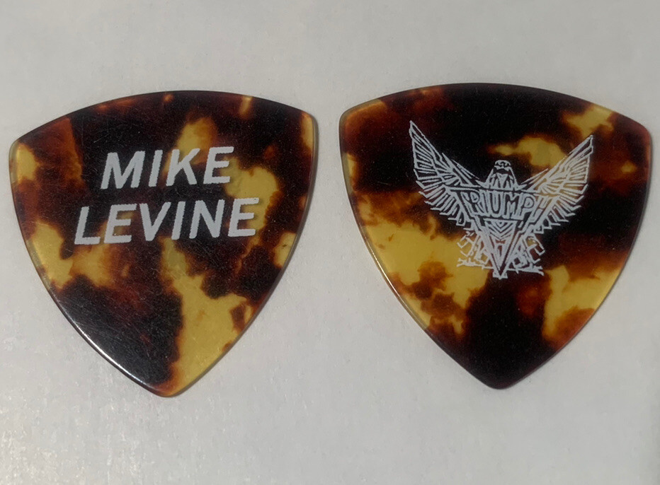 TRIUMPH MIKE LEVINE LARGE BROWN TORTIUSE SHELL ROCK CONCERT BASS GUITAR PICK #2 COLLECTIBLE MEMORABILIA