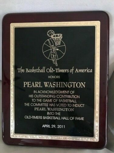 PEARL WASHINGTON BK OLD-TIMERS OF AMERICA HALL OF FAME AWARD 2011 SYRACUSE