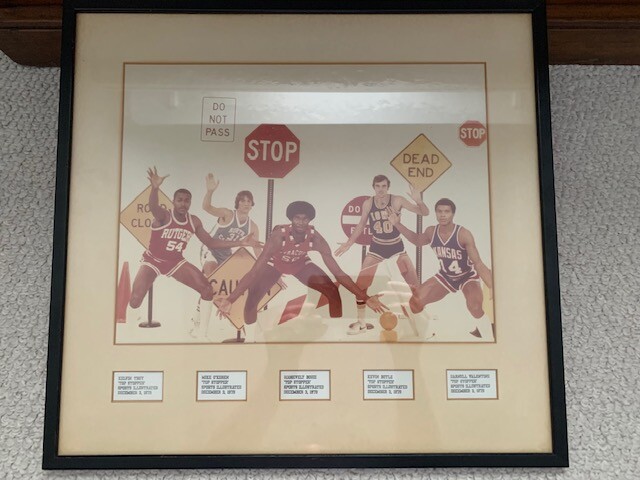 1979 COLLEGE BASKETBALL SPORTS ILLUSTRATED “THE STOPPER” FRAMED ITEM VERY RARE COLLECTIBLE MEMORABILIA