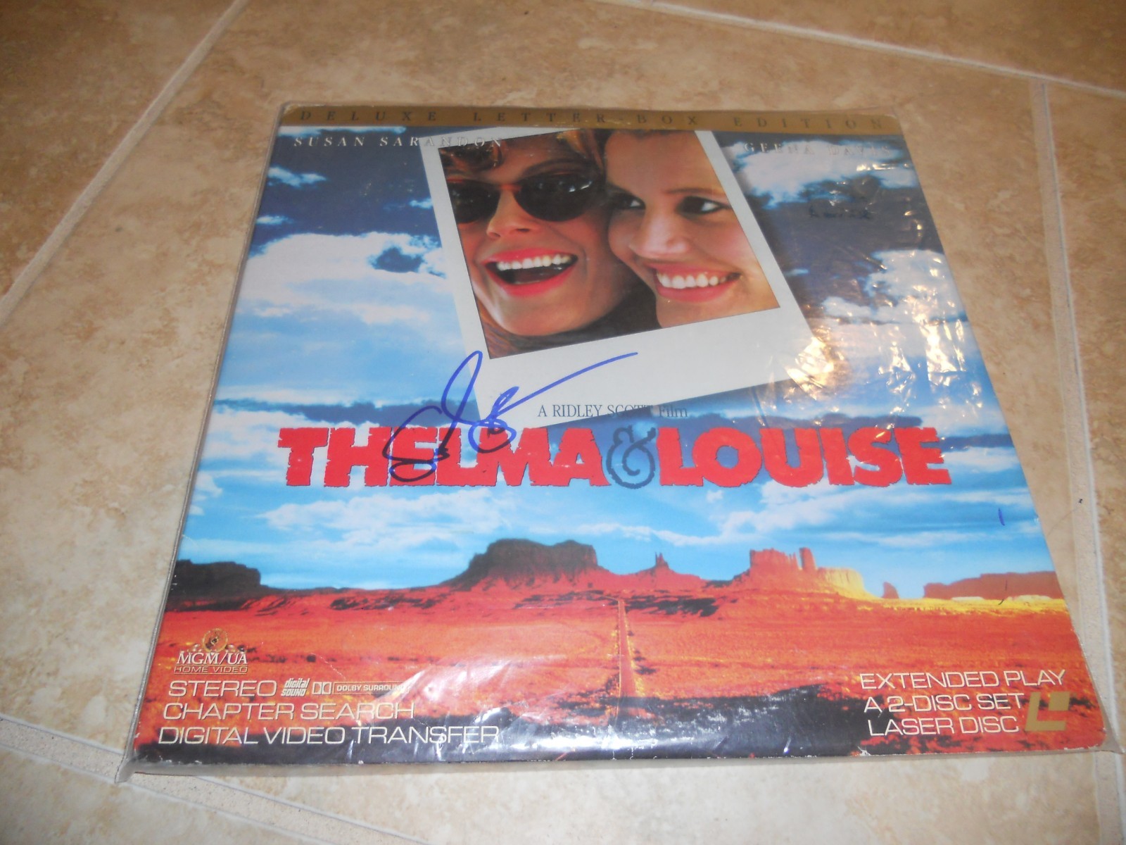 SUSAN SARANDON THELMA & LOUISE LASER DISC SIGNED AUTOGRAPHED PSA GUARANTEED COLLECTIBLE MEMORABILIA