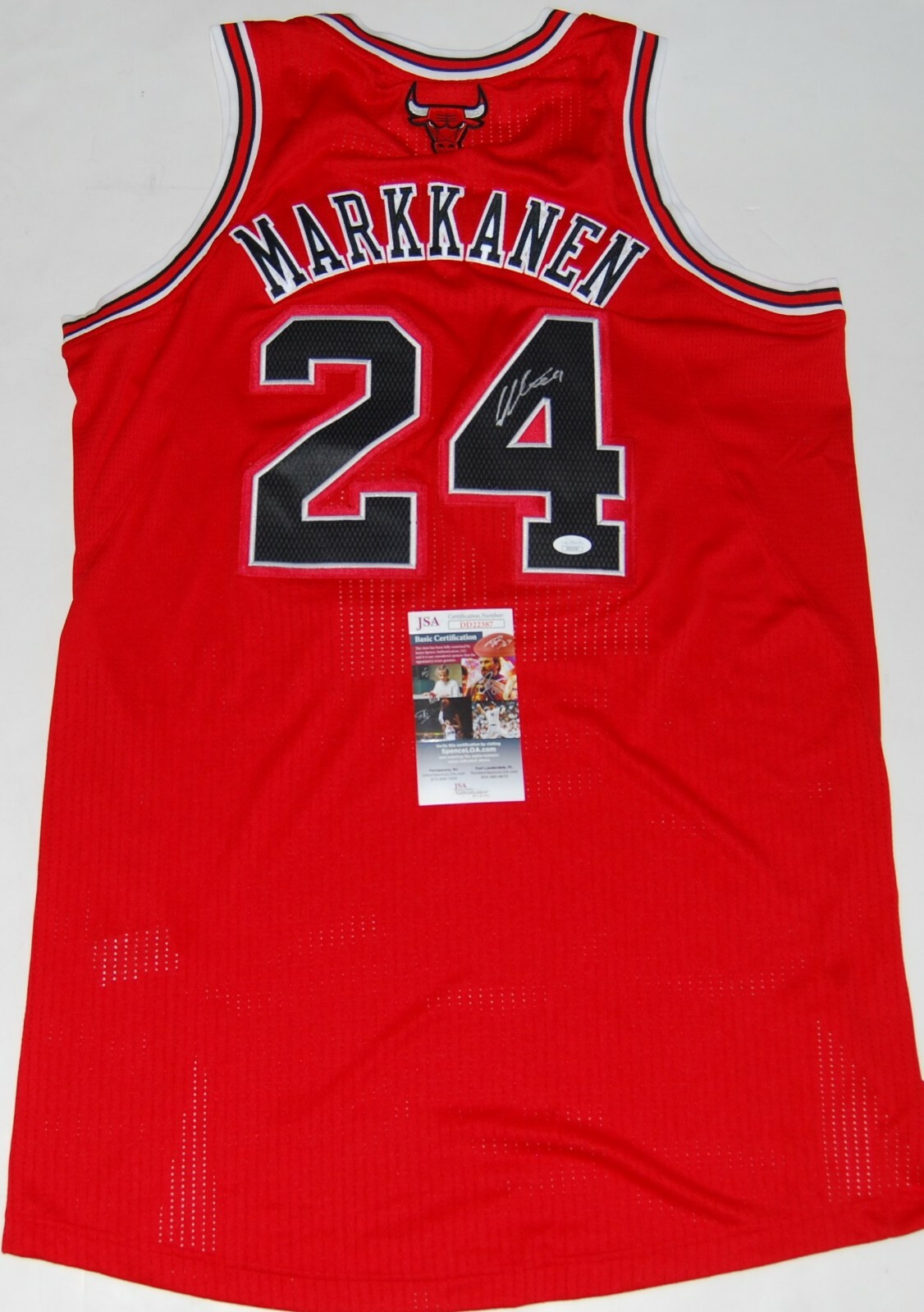 LAURI MARKKANEN signed (CHICAGO BULLS) autographed NBA basketball jersey JSA