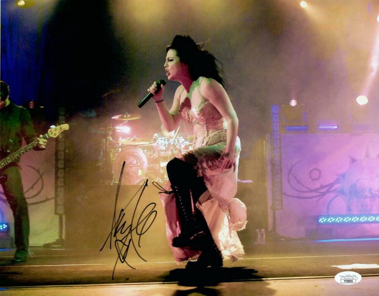 AMY LEE SIGNED AUTOGRAPH 11X14 PHOTO – EVANESCENCE BEAUTY, THE BITTER TRUTH JSA COLLECTIBLE MEMORABILIA