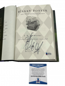 DANIEL RADCLIFFE SIGNED HARRY POTTER AND THE HALF-BLOOD PRINCE BOOK BECKETT C COLLECTIBLE MEMORABILIA