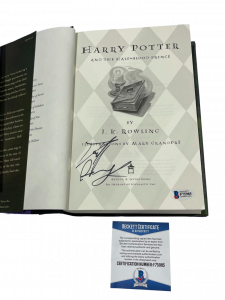 DANIEL RADCLIFFE SIGNED HARRY POTTER AND THE HALF-BLOOD PRINCE BOOK BECKETT D COLLECTIBLE MEMORABILIA