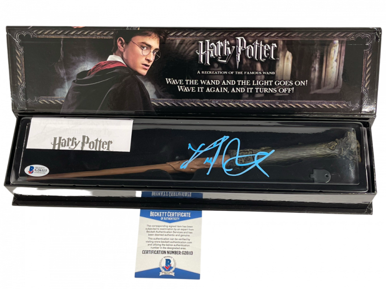 DANIEL RADCLIFFE SIGNED HARRY POTTER ILLUMINATING WAND AUTOGRAPH BECKETT COA 12 COLLECTIBLE MEMORABILIA