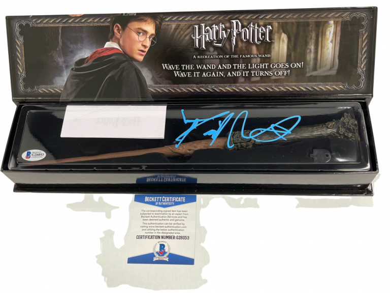DANIEL RADCLIFFE SIGNED HARRY POTTER ILLUMINATING WAND AUTOGRAPH BECKETT COA 6 COLLECTIBLE MEMORABILIA