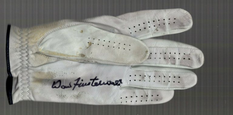 DOW FINSTERWALD HAND SIGNED GOLF GLOVE+COA GREAT GOLFER 1958 PGA CHAMPION COLLECTIBLE MEMORABILIA