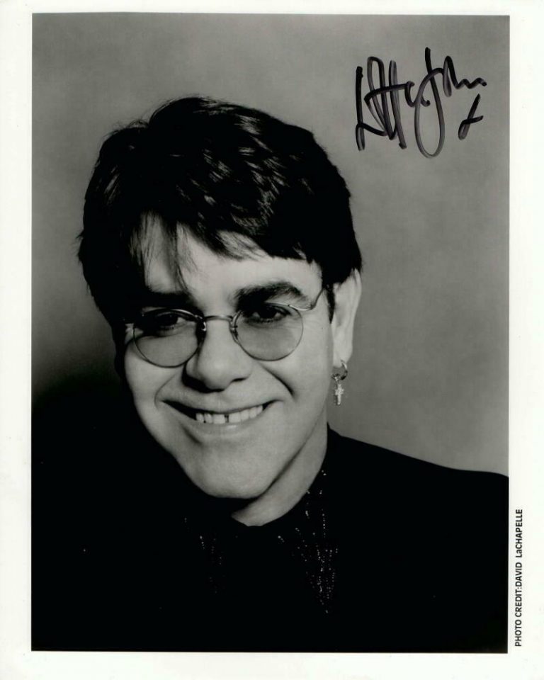 ELTON JOHN SIGNED AUTOGRAPH 8X10 PHOTO – CAPTAIN FANTASTIC, CARIBOU, RARE W/ JSA COLLECTIBLE MEMORABILIA