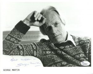 GEORGE MARTIN HAND SIGNED 8×10 PHOTO GREAT POSE BEATLES PRODUCER JSA COLLECTIBLE MEMORABILIA