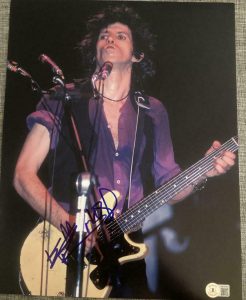 KEITH RICHARDS SIGNED AUTOGRAPHED 11×14 PHOTO ROLLING STONES LEGEND BECKETT B COLLECTIBLE MEMORABILIA