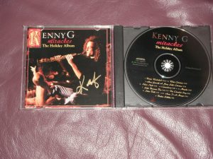 KENNY G SIGNED MIRACLES THE HOLIDAY ALBUM CD COVER COLLECTIBLE MEMORABILIA