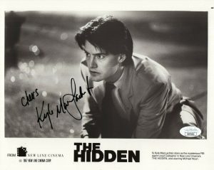 KYLE MACLACHLAN HAND SIGNED 8×10 PHOTO AWESOME POSE FROM THE HIDDEN JSA COLLECTIBLE MEMORABILIA
