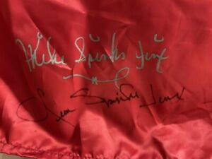 LEON SPINKS+MICHAEL SPINKS+GAVILAN+MACHO+ARGUELLO SIGNED HOF BOXING ROBE JSA COLLECTIBLE MEMORABILIA