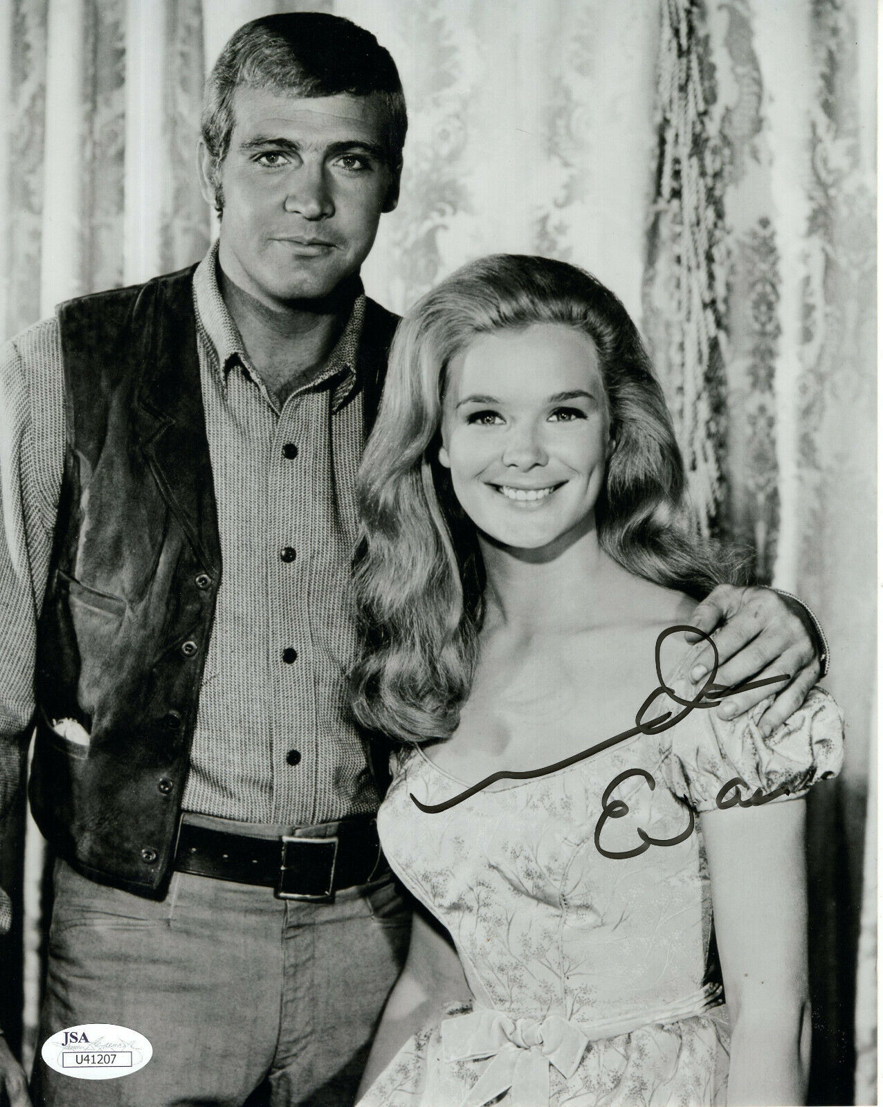 Linda Evans Hand Signed 8x10 Photo Awesome Pose With Lee Majors Jsa