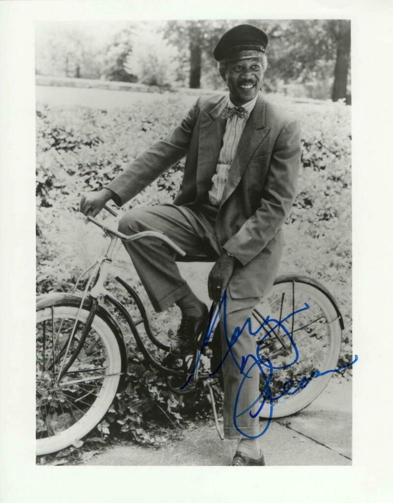 MORGAN FREEMAN SIGNED AUTOGRAPH 8X10 PHOTO – DRIVING MISS DAISY OSCAR WINNER! COLLECTIBLE MEMORABILIA