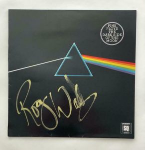 ROGER WATERS SIGNED AUTOGRAPH ALBUM VINYL RECORD THE DARK SIDE OF THE MOON JSA COLLECTIBLE MEMORABILIA