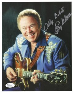 ROY CLARK HAND SIGNED 8×10 COLOR PHOTO GREAT POSE WITH HIS GUITAR JSA COLLECTIBLE MEMORABILIA