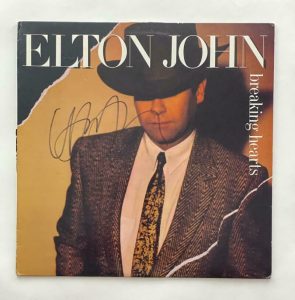 SIR ELTON JOHN SIGNED AUTOGRAPH ALBUM VINYL RECORD – BREAKING HEARTS W/ JSA COLLECTIBLE MEMORABILIA